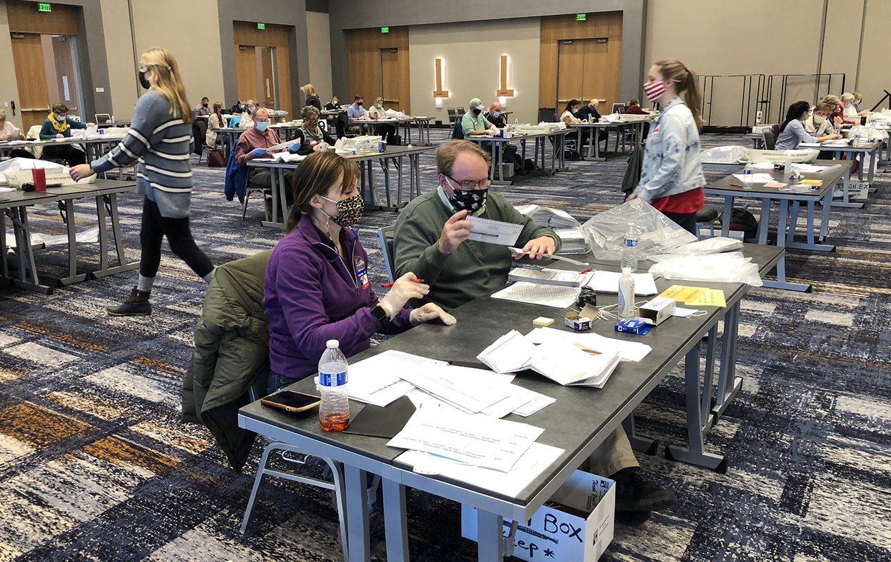 Трамп не здається. Чи зможе Байден втримати перемогу і що буде далі